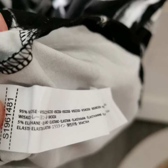 Smash tropical print midi length. Black & Yellow with waist tie. size XL. EUC - Picture 6 of 6